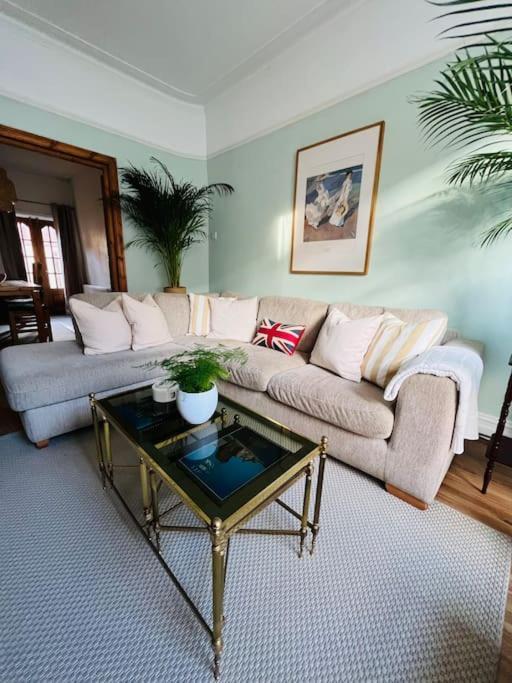 2025 Award Winner Liverpool Strawberry House - 3 Bedrooms Exterior foto