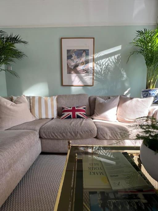 2025 Award Winner Liverpool Strawberry House - 3 Bedrooms Exterior foto