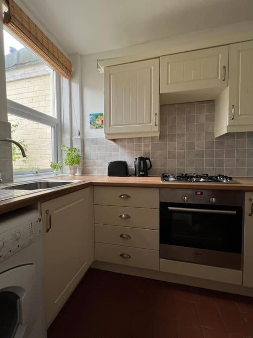 2025 Award Winner Liverpool Strawberry House - 3 Bedrooms Exterior foto